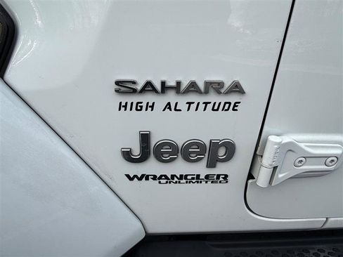 Used 2019 Jeep Wrangler Unlimited Sahara image 36
