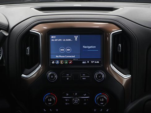 Used 2019 Chevrolet Silverado 1500 High Country w/ Z71 Off-Road Package AWD/4WD image 16