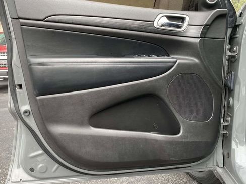 Used 2020 Jeep Grand Cherokee Altitude image 19