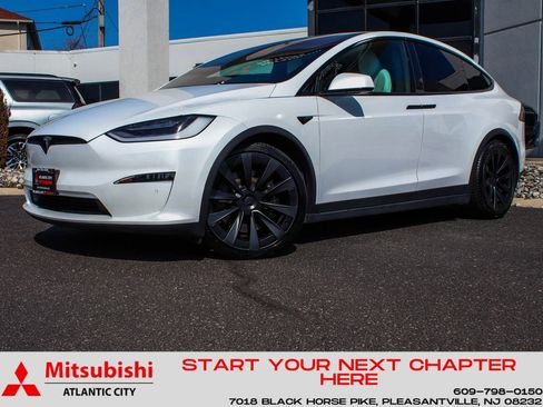 Used 2022 Tesla Model X image 1