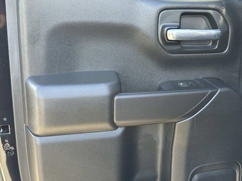 Used 2025 Chevrolet Silverado 1500 Custom image 12