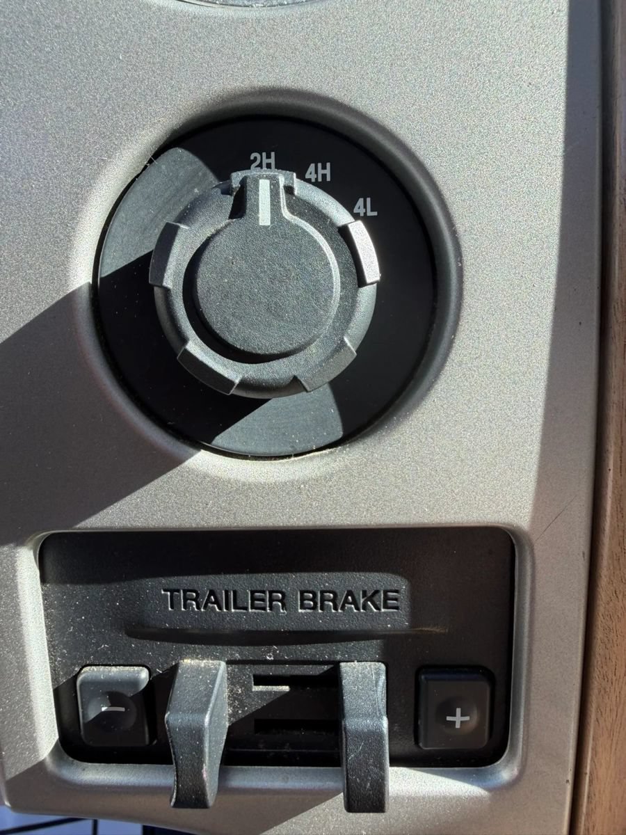 Used 2011 Ford F150 Lariat w/ Lariat Chrome Pkg AWD/4WD image 22