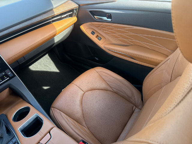 Used 2022 Toyota Avalon Limited w/ Advanced Safety Package FWD image 15