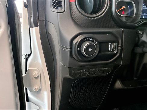 Used 2025 Jeep Wrangler Unlimited Rubicon AWD/4WD image 30