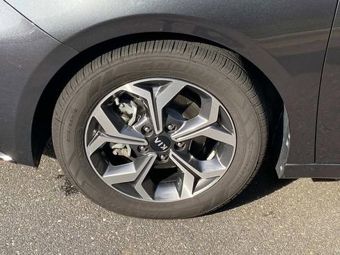 Used 2019 Kia Forte LXS FWD image 6