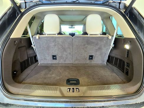 Used 2023 Lincoln Aviator Reserve w/ Equipment Group 201A AWD/4WD image 7