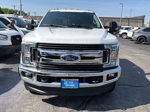 Used 2019 Ford F250 XLT w/ XLT Value Package AWD/4WD image 2