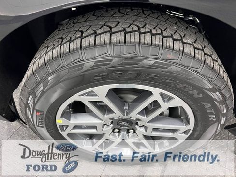 New 2025 Ford Expedition Active image 18