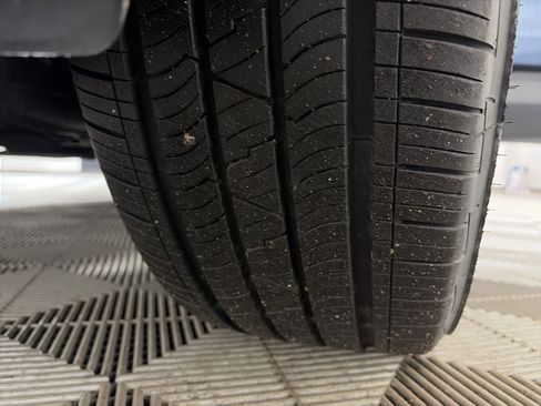 Used 2018 Ford Edge Titanium w/ Equipment Group 301A image 12