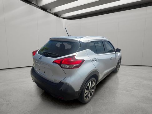 Used 2020 Nissan Kicks SV FWD image 9