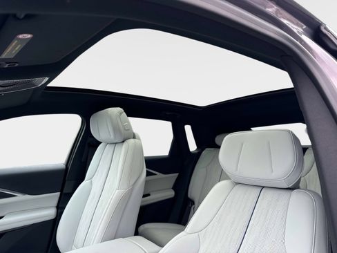 Certified 2024 Cadillac Lyriq Luxury image 19