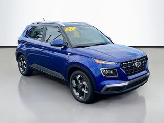 Used 2023 Hyundai Venue Limited FWD video 1