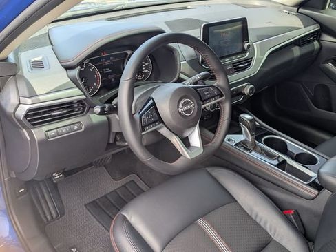 Used 2025 Nissan Altima 2.5 SR FWD image 30