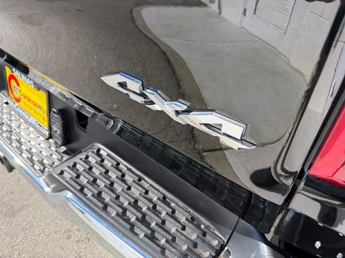 Used 2025 RAM 1500 Laramie image 12