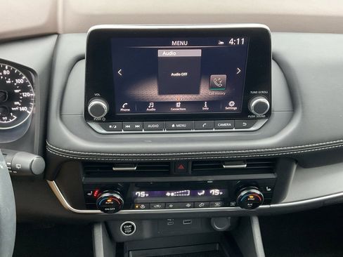 Used 2023 Nissan Rogue SV w/ SV Premium B Package image 13