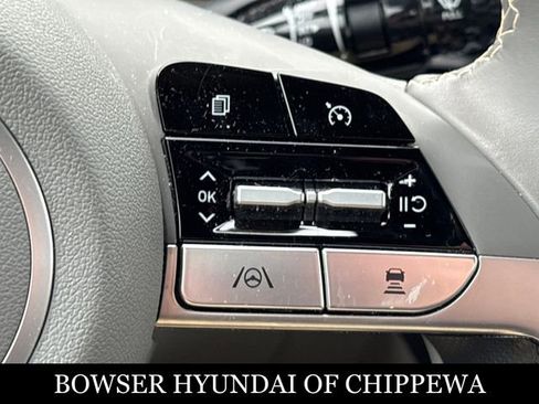 Used 2023 Hyundai Elantra SEL w/ Convenience Package FWD image 19