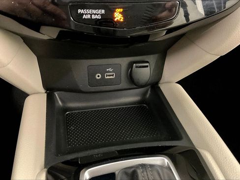 Used 2021 Nissan Rogue Sport SV AWD/4WD image 16