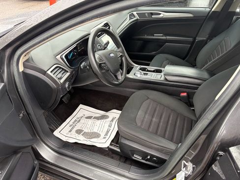 Used 2020 Ford Fusion SE image 10