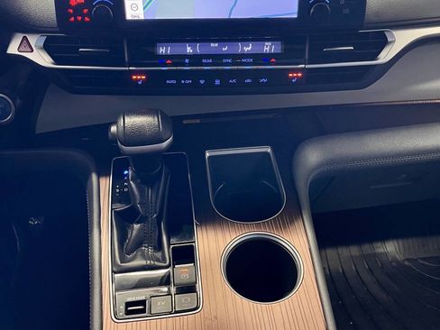 Used 2021 Toyota Sienna XLE image 12