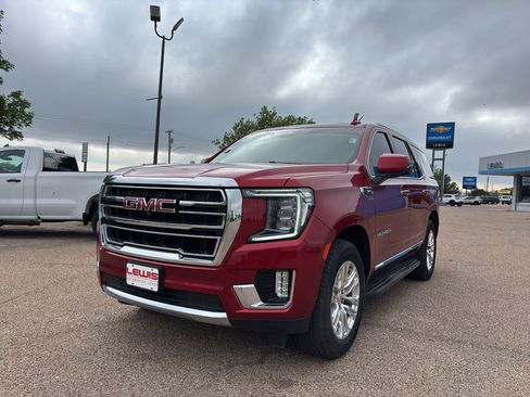 Used 2023 GMC Yukon SLT w/ SLT Premium Package AWD/4WD image 4