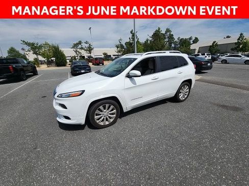 Used 2017 Jeep Cherokee Overland w/ Technology Group FWD image 7