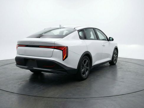 Used 2025 Kia K4 FWD image 9