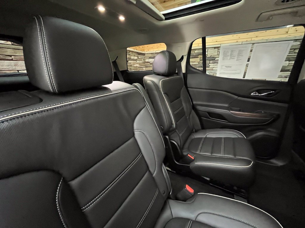 Used 2022 GMC Acadia Denali w/ Denali Technology Package AWD/4WD image 52