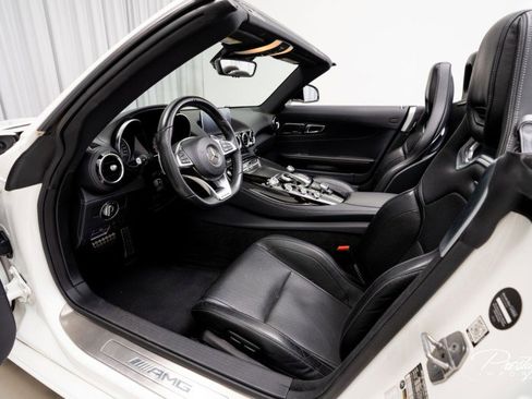 Used 2018 Mercedes-Benz AMG GT Roadster image 36