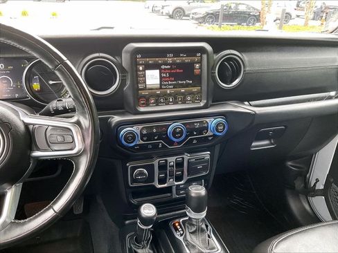 Used 2023 Jeep Wrangler Unlimited Sahara w/ Cold Weather Group AWD/4WD image 18