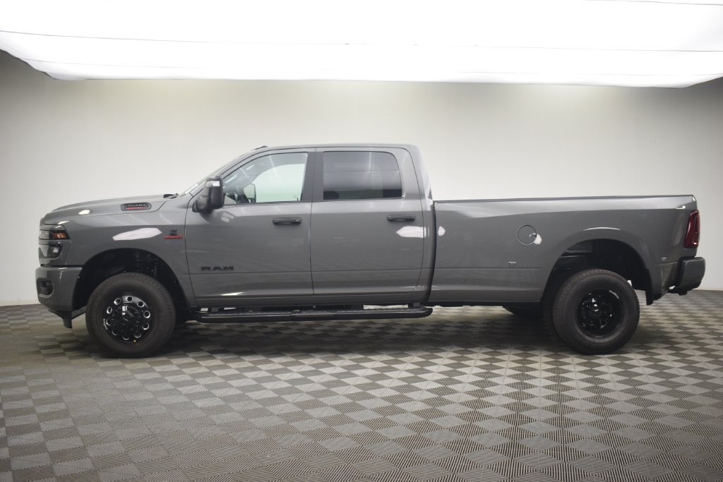 New 2026 RAM 3500 Big Horn AWD/4WD image 13