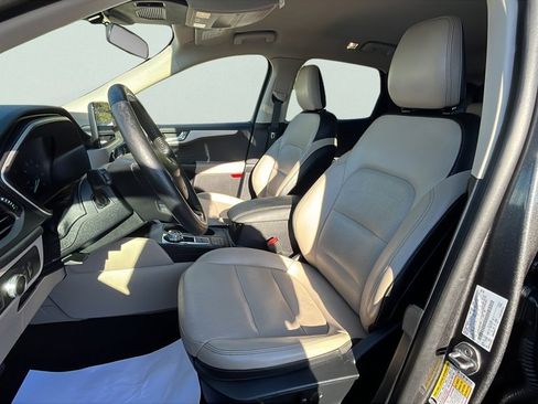 Used 2020 Ford Escape SEL image 15