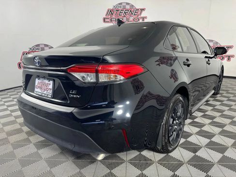 Used 2025 Toyota Corolla LE FWD image 25
