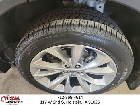 Used 2023 Ford Explorer Platinum w/ Technology Package AWD/4WD image 10