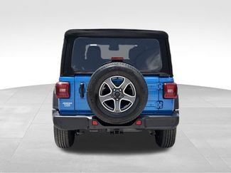 Used 2022 Jeep Wrangler Unlimited Sport AWD/4WD video 4