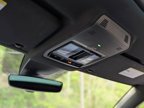 Used 2024 Volkswagen Atlas Cross Sport SEL Premium R-Line image 29