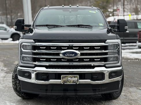 Used 2023 Ford F350 Lariat image 2