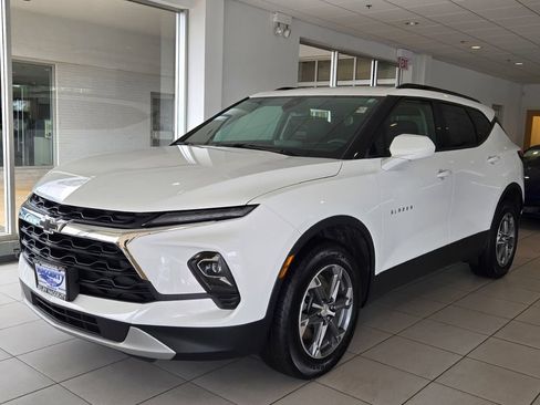 Used 2024 Chevrolet Blazer LT w/ Convenience Package AWD/4WD image 4