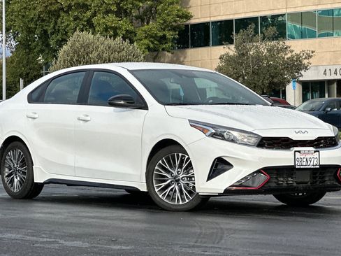 Used 2022 Kia Forte GT-Line w/ GT-Line Technology Package image 2