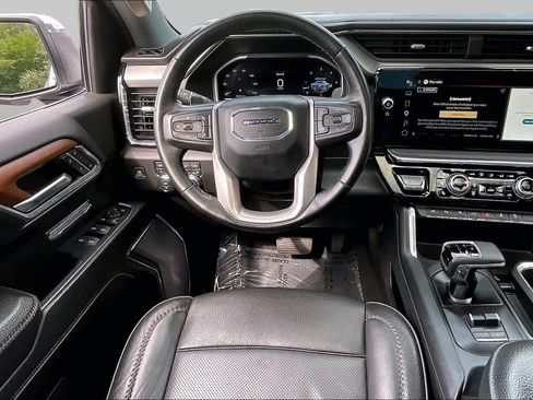 Used 2023 GMC Sierra 1500 Denali w/ Technology Package AWD/4WD image 6