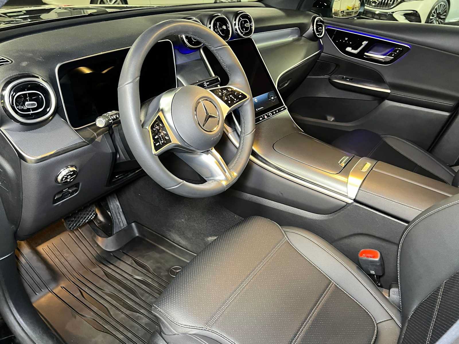 Used 2026 Mercedes-Benz GLC 300 4MATIC image 26