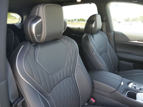 New 2026 INFINITI QX60 Autograph w/ Dark Cargo Package image 15