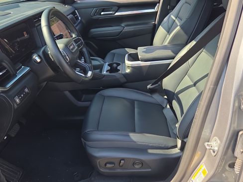 Certified 2026 GMC Terrain Elevation w/ Elevation Premium Package FWD image 10