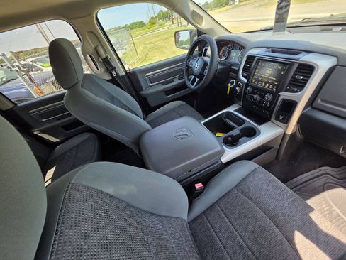 Used 2016 RAM 1500 Lone Star RWD image 4