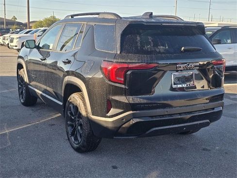 New 2026 GMC Acadia Denali image 7