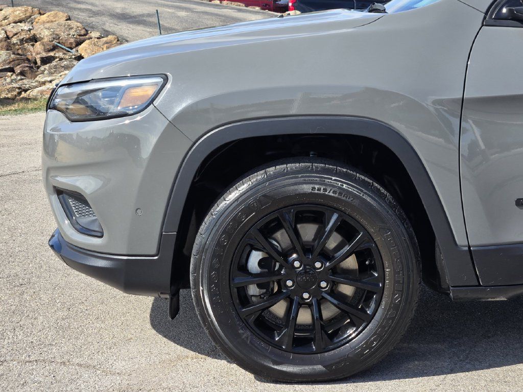 Used 2023 Jeep Cherokee Altitude Lux AWD/4WD image 8