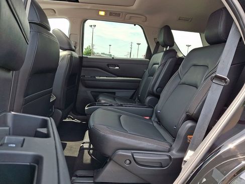 Certified 2023 Nissan Pathfinder SL w/ SL Premium Package AWD/4WD image 10