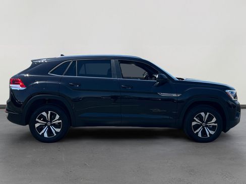 Used 2026 Volkswagen Atlas Cross Sport SE image 6