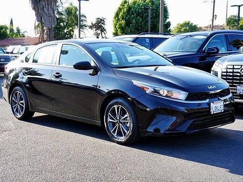 Used 2023 Kia Forte LXS FWD image 2