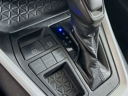 Used 2020 Toyota RAV4 LE image 24