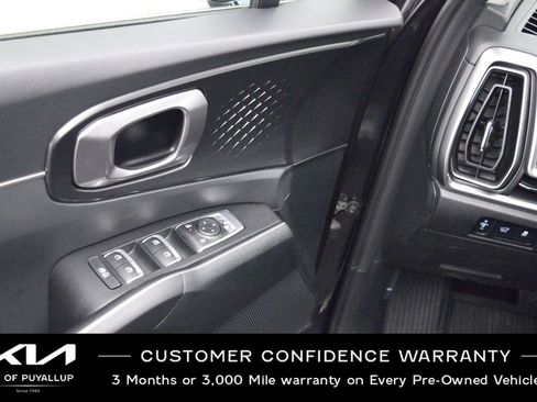 Certified 2025 Kia Sorento EX w/ Panoramic Sunroof Package AWD/4WD image 27